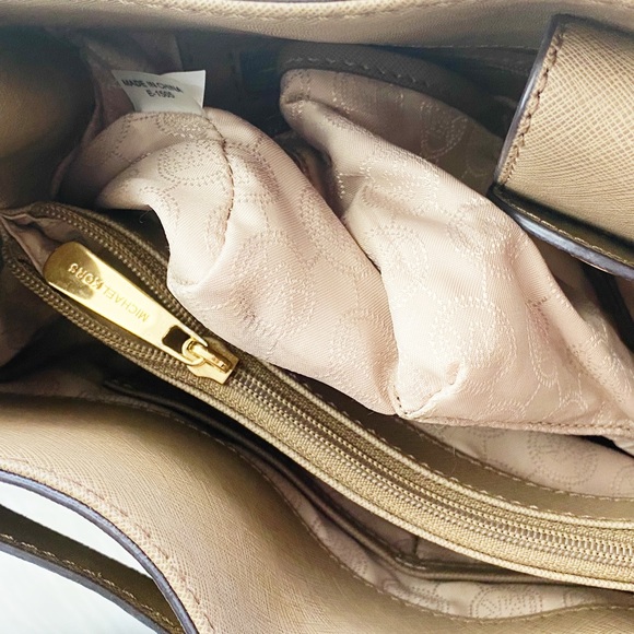 Michael Kors Hamilton NWOT Dune satchel Crossbody - Picture 10 of 13